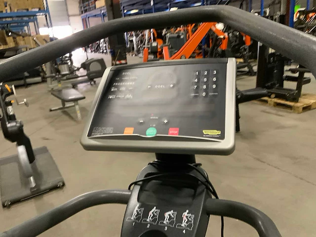 Technogym excite wave 700led crosstrainer - afbeelding 5 van  5