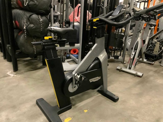 Technogym groupcycle connect spinningbike - afbeelding 4 van  5