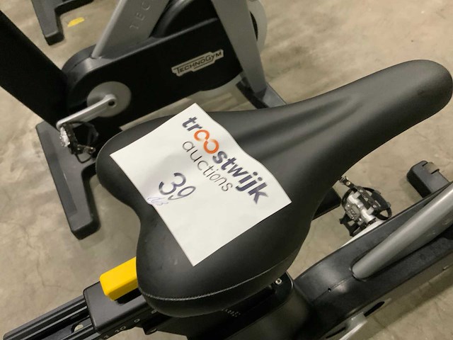 Technogym groupcycle connect spinningbike - afbeelding 2 van  5
