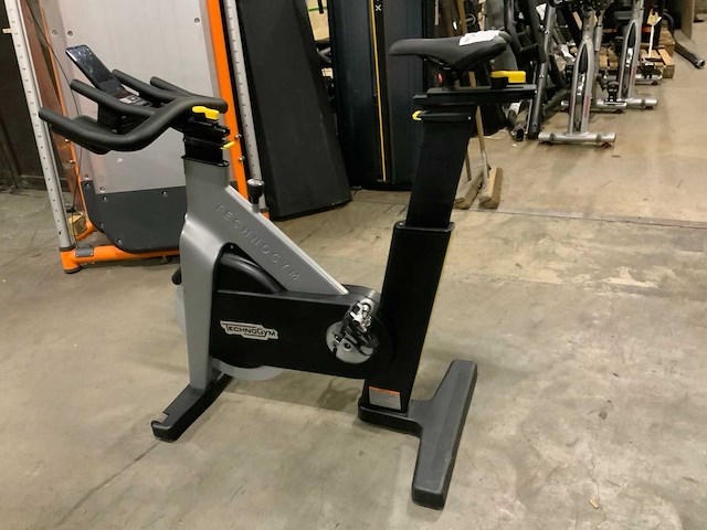 Technogym groupcycle connect spinningbike - afbeelding 3 van  7