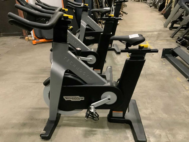 Technogym groupcycle connect spinningbike - afbeelding 2 van  6