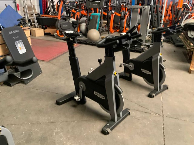 Technogym groupcycle connect spinningbike - afbeelding 2 van  5