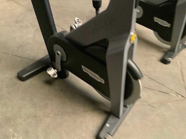 Technogym groupcycle connect spinningbike - afbeelding 3 van  5