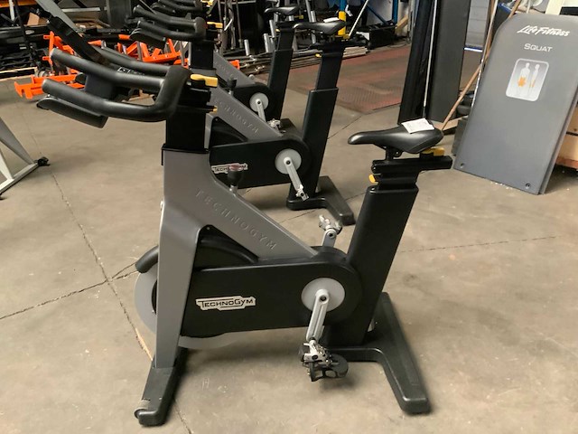 Technogym groupcycle connect spinningbike - afbeelding 1 van  5