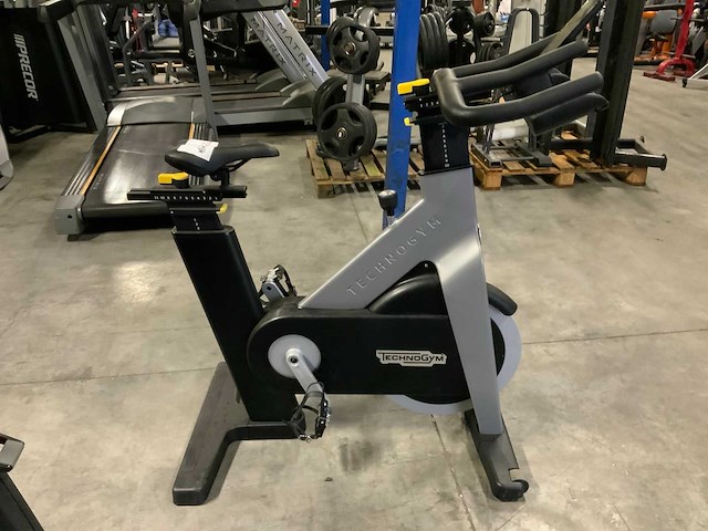 Technogym groupecycle connect spinningbike - afbeelding 3 van  6