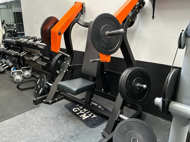 Technogym incline chest press multi-gym - afbeelding 1 van  6