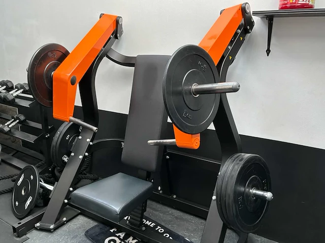 Technogym incline chest press multi-gym - afbeelding 3 van  6