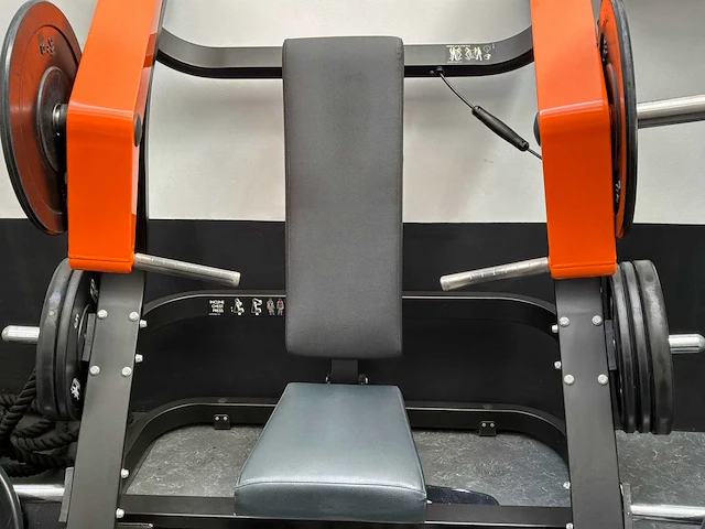 Technogym incline chest press multi-gym - afbeelding 4 van  6