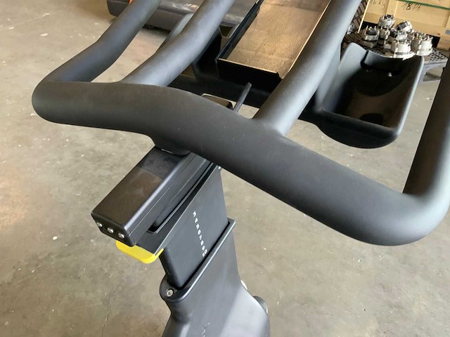 Technogym interactive uprightbike spinningbike - afbeelding 4 van  8