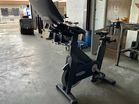 Technogym interactive uprightbike spinningbike - afbeelding 4 van  5