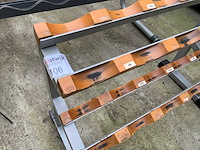 Technogym isotonic 10 pair dumbbell rek krachtstation - afbeelding 3 van  3