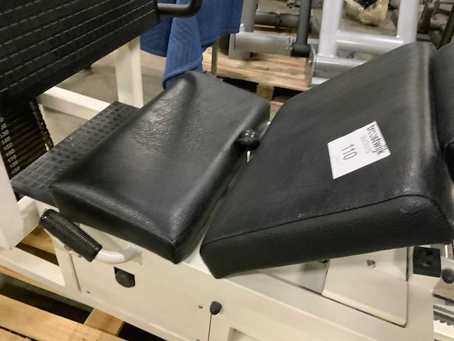 Technogym isotonic legpress krachtstation - afbeelding 2 van  6