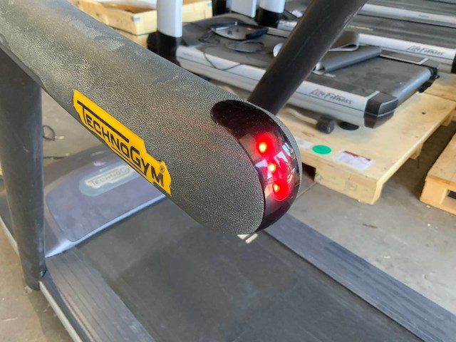 Technogym jog 600 tv unit3 loopband - afbeelding 6 van  6