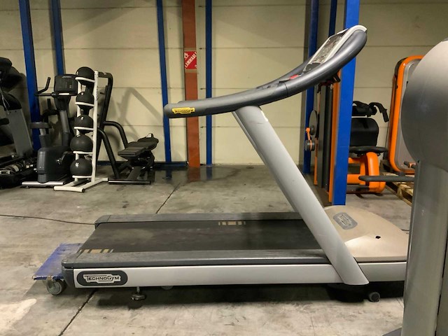 Technogym jog now 500 led loopband - afbeelding 1 van  6