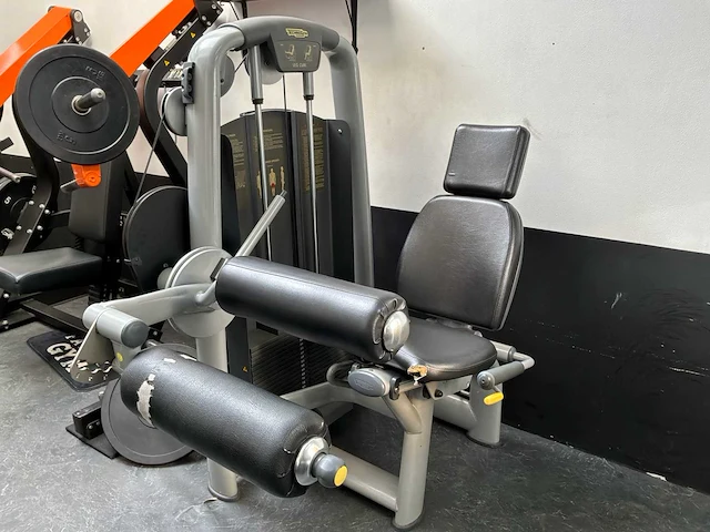 Technogym leg curl multi-gym - afbeelding 2 van  3