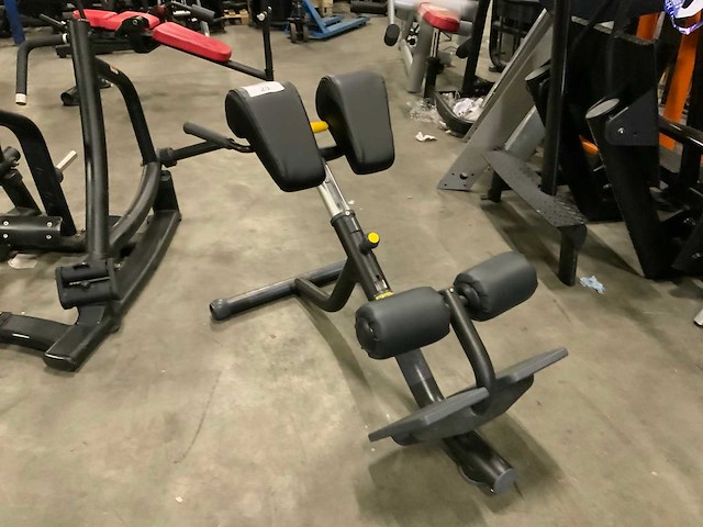 Technogym lowerback bench krachtstation - afbeelding 3 van  4