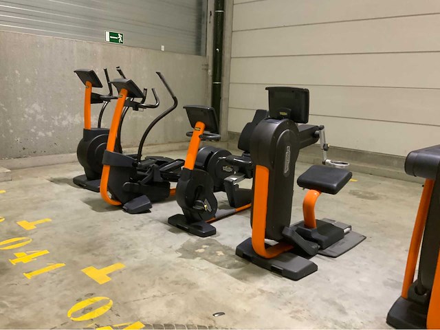 Technogym mix 5x cardio excite 500 led overige cardiotoestellen - afbeelding 2 van  5