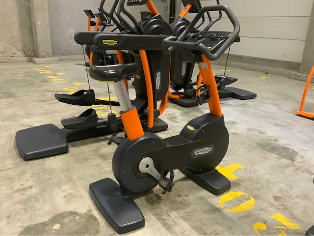 Technogym mix 5x cardio excite 500led overige cardiotoestellen - afbeelding 1 van  5