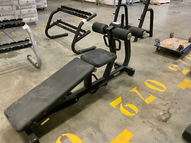 Technogym pure abdominal crunch bench krachtstation - afbeelding 2 van  3