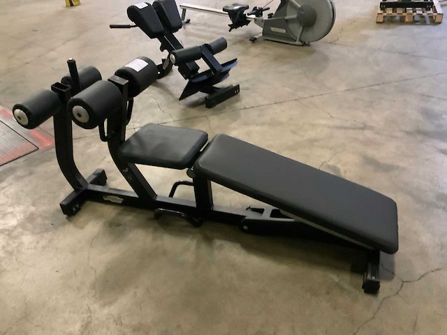 Technogym pure abdominal crunch bench krachtstation - afbeelding 3 van  5