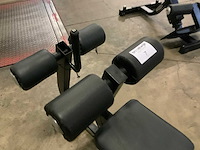 Technogym pure abdominal crunch bench krachtstation - afbeelding 4 van  5