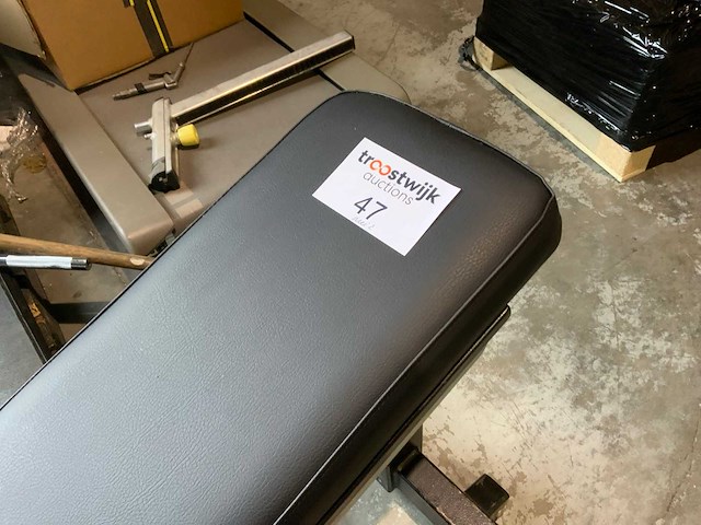 Technogym pure adjustable bench krachtstation - afbeelding 3 van  5