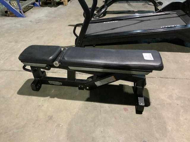 Technogym pure adjustable bench krachtstation - afbeelding 1 van  4