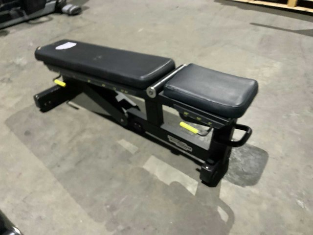Technogym pure adjustable bench krachtstation - afbeelding 4 van  4