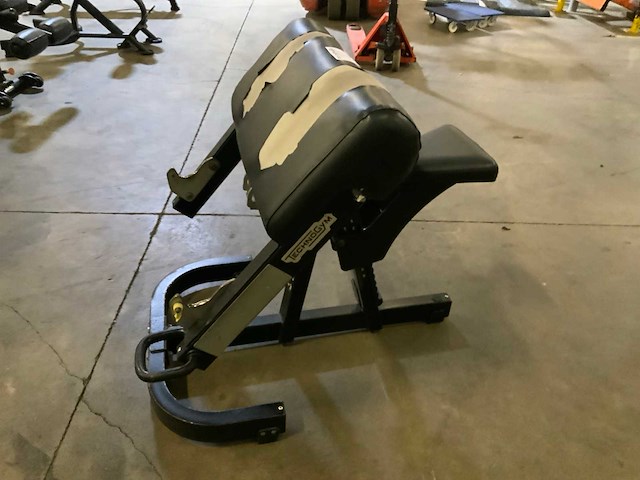 Technogym pure biceps bench krachtstation - afbeelding 2 van  4