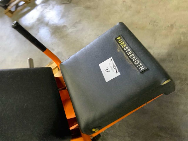 Technogym pure calf press krachtstation - afbeelding 2 van  2