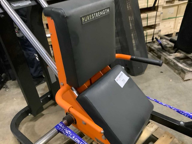 Technogym pure calfpress krachtstation - afbeelding 2 van  5