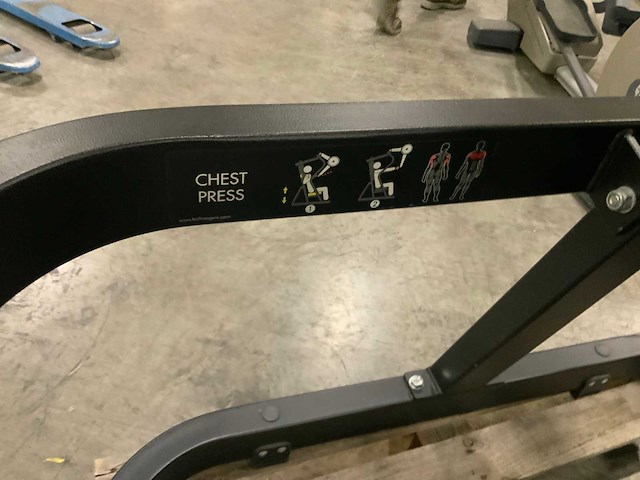 Technogym pure chestpress krachtstation - afbeelding 7 van  7