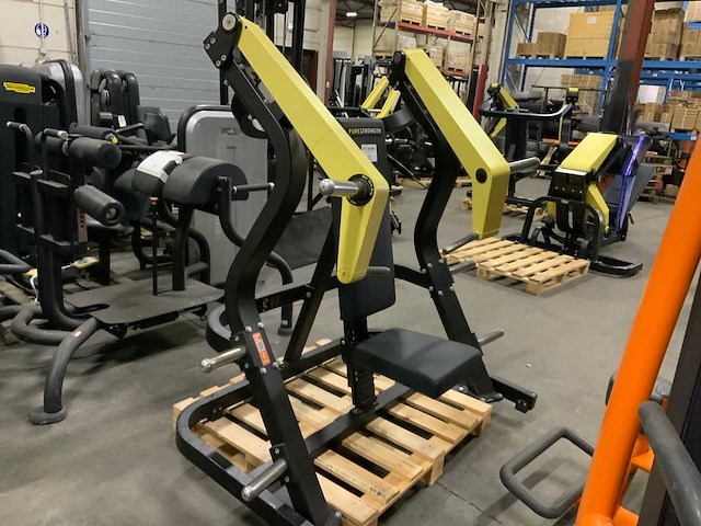 Technogym pure incline chest krachtstation - afbeelding 1 van  4