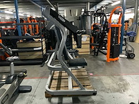 Technogym pure incline chestpress krachtstation - afbeelding 6 van  6