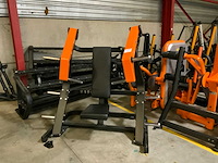 Technogym pure incline chestpress krachtstation - afbeelding 1 van  4