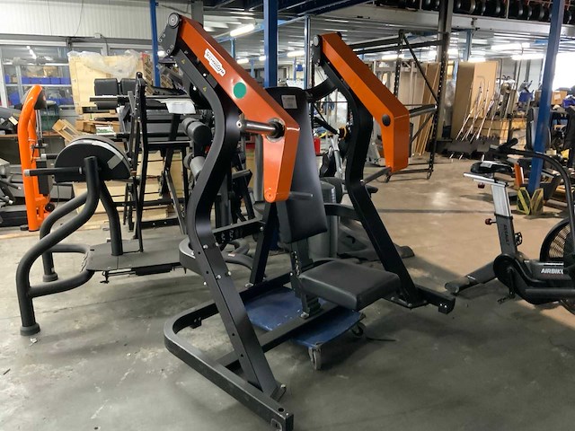 Technogym pure incline chestpress krachtstation - afbeelding 2 van  4