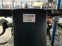 Technogym pure incline chestpress krachtstation - afbeelding 3 van  4