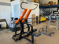 Technogym pure latpull down krachtstation - afbeelding 1 van  4