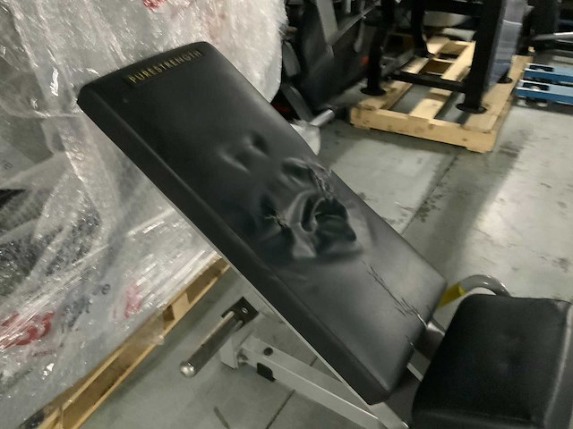 Technogym pure legpress krachtstation - afbeelding 4 van  5