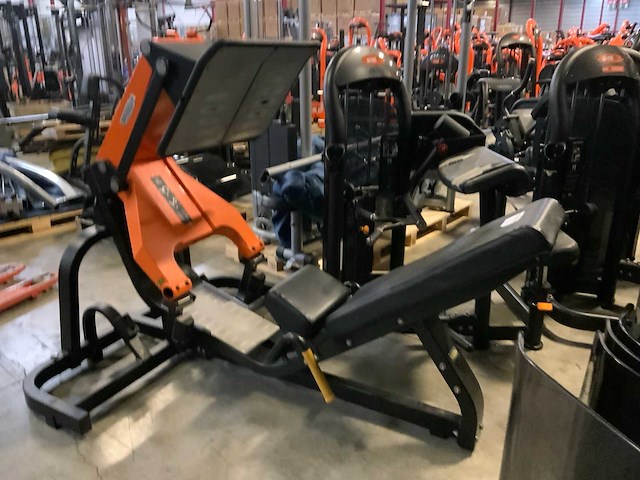 Technogym pure legpress krachtstation - afbeelding 2 van  5