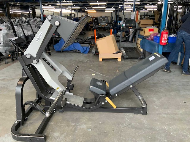 Technogym pure legpress krachtstation - afbeelding 1 van  5
