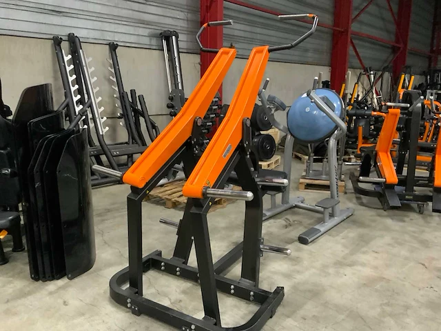 Technogym pure pulldown krachtstation - afbeelding 4 van  4