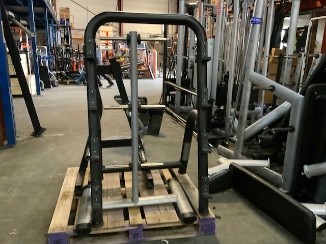 Technogym pure rek;barbell rek;plate tree 3x krachtstation - afbeelding 4 van  5