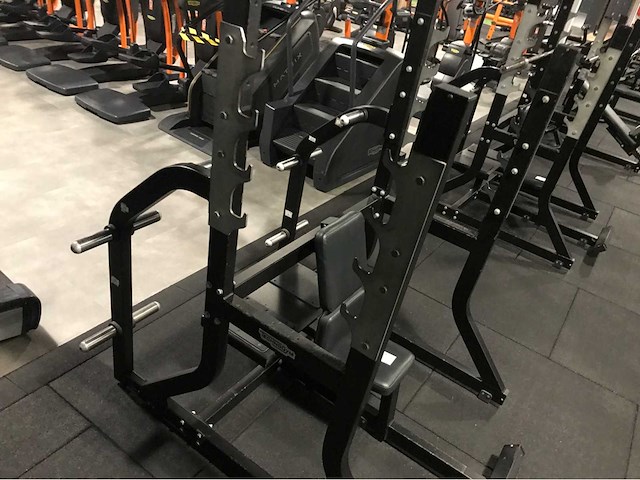 Technogym pure shoulderpress bench krachtstation - afbeelding 1 van  2