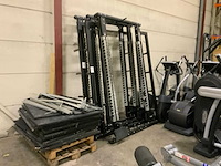 Technogym pure squat kooi met vloer krachtstation - afbeelding 3 van  8