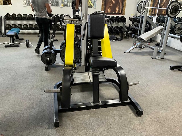 Technogym row machine fitness gym machine - afbeelding 1 van  10
