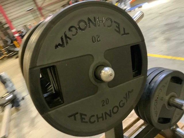 Technogym schijven pu 50mm met pure rek 8x20;14x10kg krachtstation - afbeelding 7 van  10