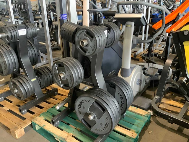 Technogym schijven + pure rek 8x20;7x10;8x5;6x2,5kg krachtstation - afbeelding 1 van  4