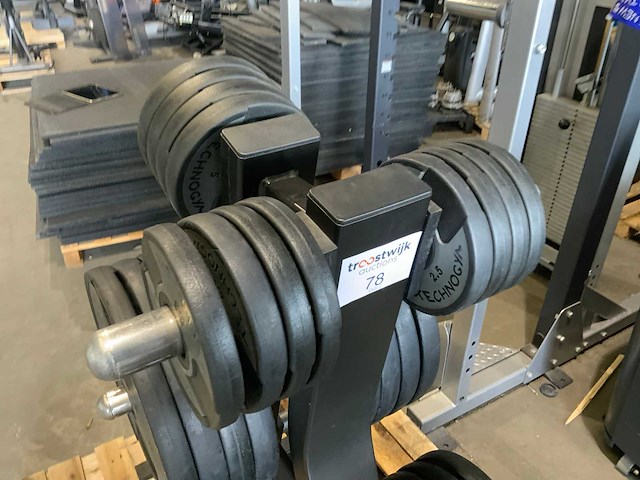 Technogym schijven + pure rek 8x20;8x10;4x5;8x2,5kg krachtstation - afbeelding 3 van  4
