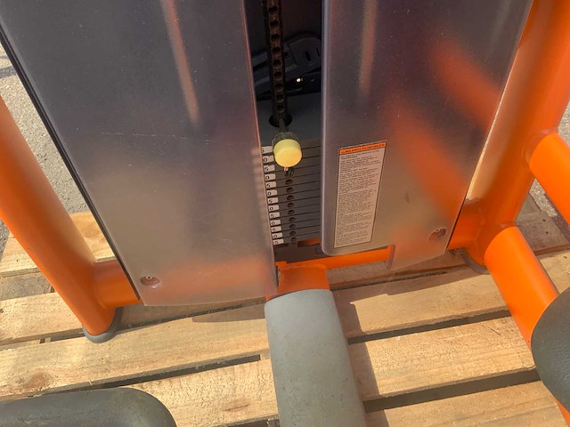 Technogym selection line abdominal crunch krachtstation - afbeelding 2 van  5